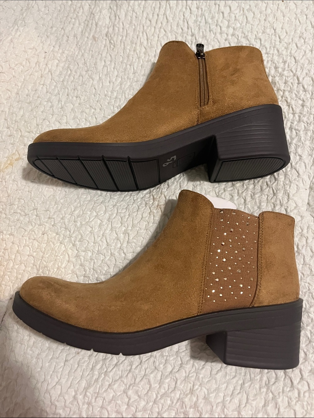 NWT Bzees for Lifestride Tan Ankle Boots